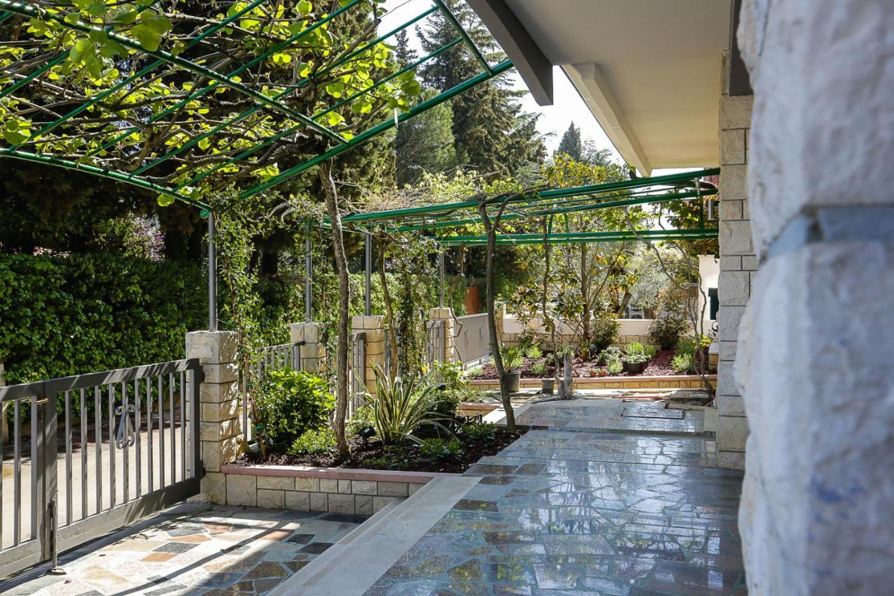 Apartments Villa Sofia Crveni Vrh Exterior photo